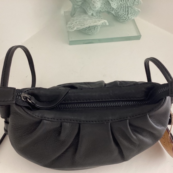 NWT PASSPORT TO INDIA BLACK GENUINE LEATHER CROSSBODY SHOULDER BAG - Picture 11 of 13